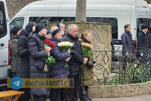 В Одессе попрощались с семьей военных, погибшей в результате атаки 2 марта