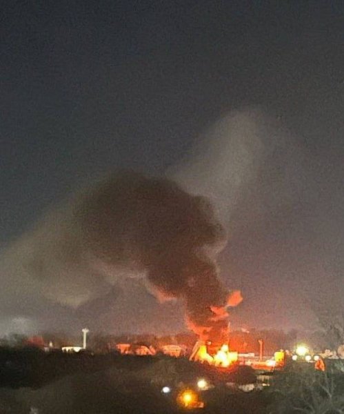 Українські дрони підпалили одразу дві нафтобази в росії (фото, відео)
