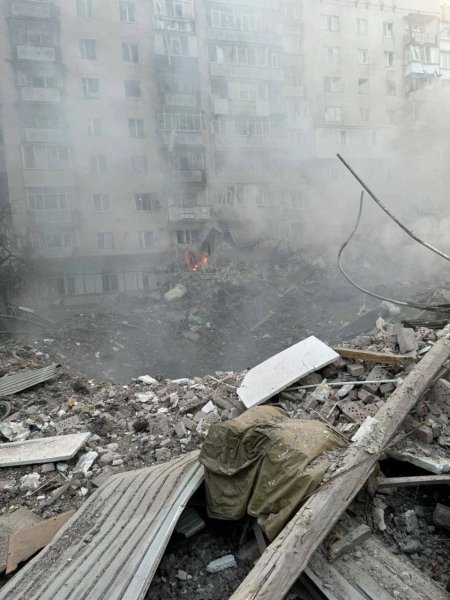 «У російських ракет немає затримок, як у пакетів допомоги нашій державі»: Зеленський відреагував на ракетний удар оккупантів