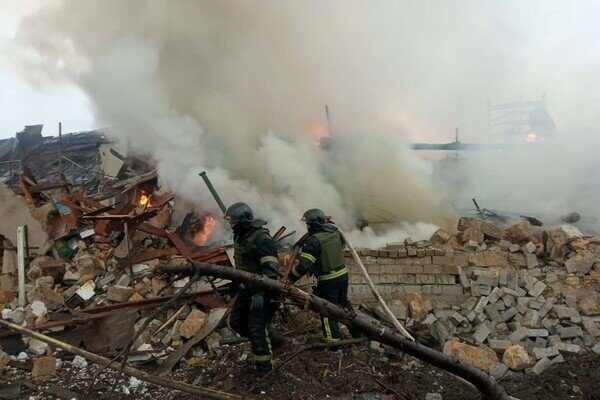 РФ нанесла ракетный удар по частному сектору Одессы: есть разрушения, среди пострадавших трехлетний ребенок (обновлено) РФ нанесла ракетный удар по частному сектору Одессы: есть разрушения, среди пострадавших трехлетний ребенок (обновлено)