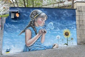 В Одессе дорисовали три стрит-арта 