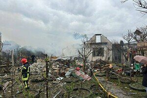 РФ нанесла ракетный удар по частному сектору Одессы: есть разрушения, среди пострадавших трехлетний ребенок (обновлено) РФ нанесла ракетный удар по частному сектору Одессы: есть разрушения, среди пострадавших трехлетний ребенок (обновлено)