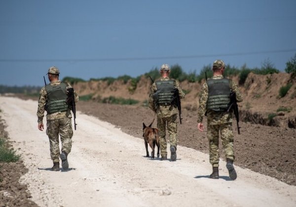 В Одесской области переправщик уклониста напал на пограничника
