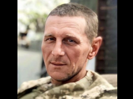 Після смерті дружини виховував двох дітей: в боях на Донеччині загинув прикордонник
