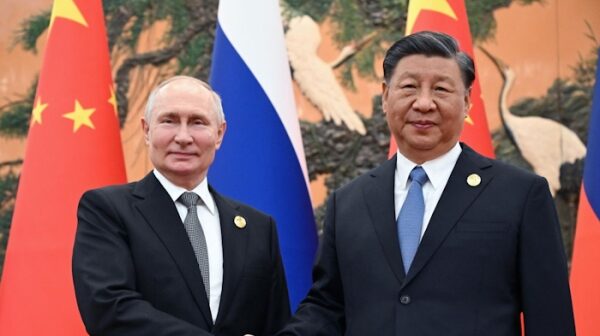 Путин в Китае на поклон к Си Цзиньпину, поскольку Украина становится все более серьезной