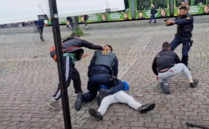 У німецькому Мангеймі терорист напав із ножем на учасників антиісламського руху: є поранені (відео 18+)