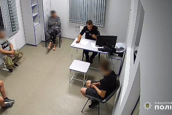 В Одесской области подростки за деньги поджигали авто военнослужащих