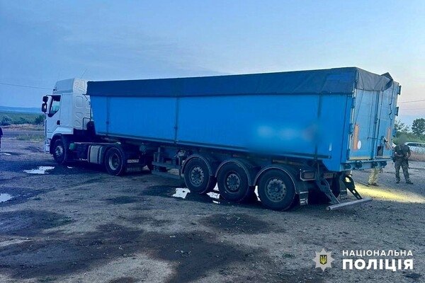 Хотел вывезти за границу более 40 уклонистов: в Одесской области избрали меру пресечения зерноперевозчику