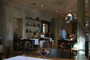 На месте легендарного ресторана "Александровский" в Одессе открыли "Татар Бунар": обзор заведения