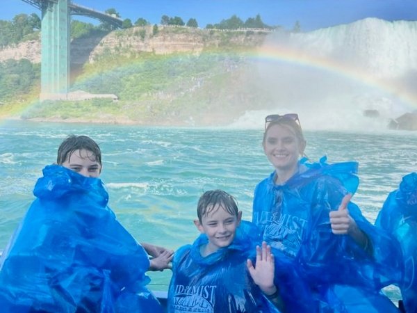 «Бридко»: популярна співачка обурила мережу своїми світлинами