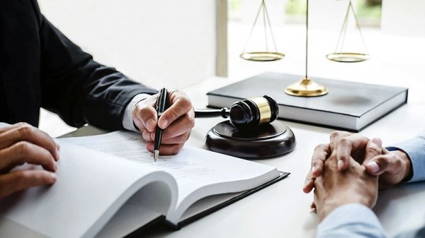 Як облегшити матеріальне навантаження за допомогою адвоката по кредитам?