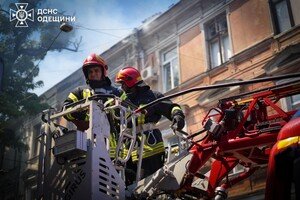 На Софиевской горит дом: спасают людей (обновляется)
