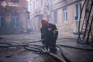 На Софиевской горит дом: спасают людей (обновляется)