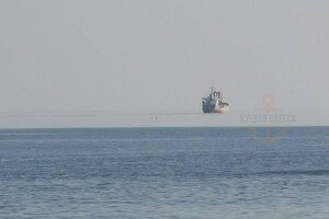 Фата-моргана: в Одессе заметили левитирующее над морем судно (фото)