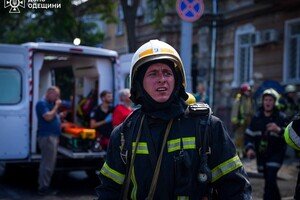 На Софиевской горит дом: спасают людей (обновляется)