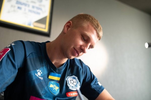 Футбол. Білошевський та Янаков підписали контракти з ФК «Чорноморець»