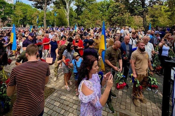 В День памяти защитников Украины в Одессе открыли Аллею Героев