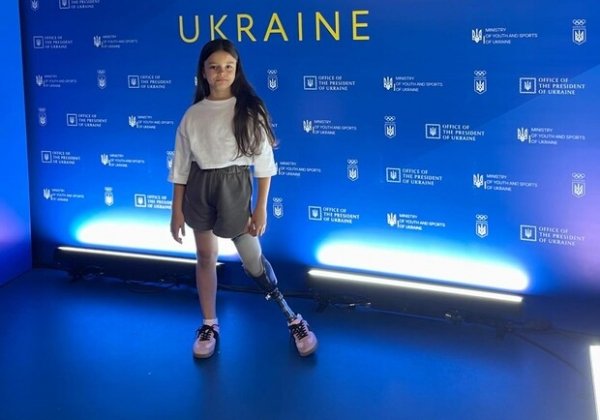 Маленькая Саша Паскаль, потерявшая ножку в результате обстрела Одесской области, побывала на Олимпиаде