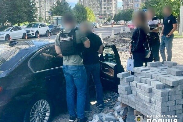 Женщина вербовала одесситок для сексуальной эксплуатации за границей