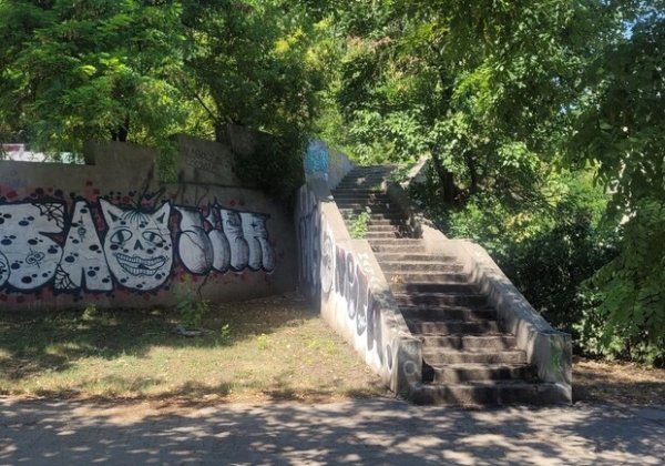 Военный спуск в Одессе без сфинксов: куда пропали скульптуры котов и как без них выглядит лестница