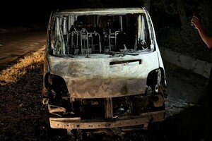 В Одессе и области подростки и молодой парень снова поджигали авто военных