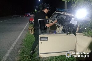 В Одесской области автомобиль врезался в дерево: травмировались три человека