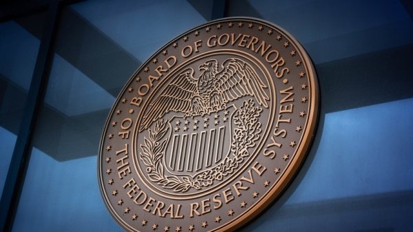 ФРС США снижает процентную ставку впервые за четыре года