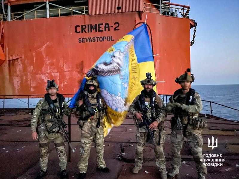 Пишаємось вами й вашими результатами: президент привітав українських розвідників з їхнім професійним святом