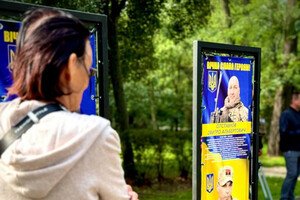 Без слез нельзя смотреть: на Аллее Героев в Одессе добавили еще 64 имени