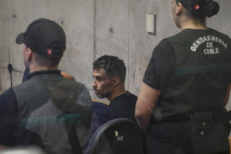 Шиють зґвалтування татуювальниці: титулованого футболіста запроторили за ґрати (фото)