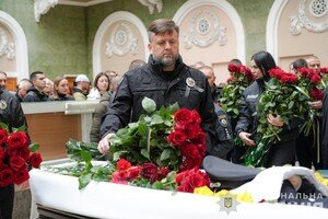 В Одессе простились с полицейскими, погибшими в результате ракетного удара 18 ноября
