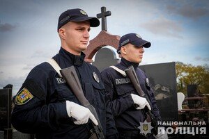 В Одессе простились с полицейским, который получил тяжелые ранения во время обстрела города 18 ноября