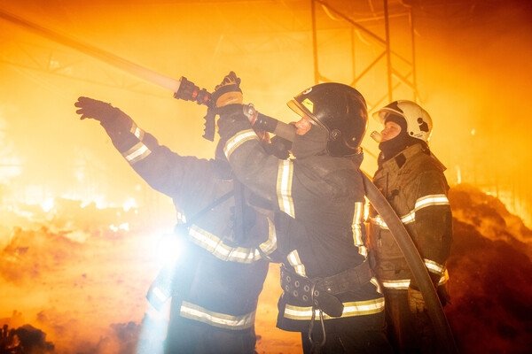 В Одессе произошел мощный пожар на складе: что известно