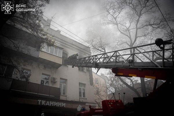 В Одессе горела квартира на Троицкой: пострадали три человека