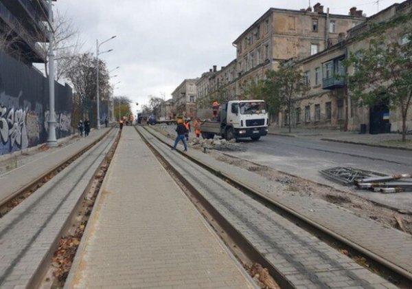 Бывший спуск Маринеска перекрыли до лета 2025 года: как это влияет на движение маршруток и трамваев