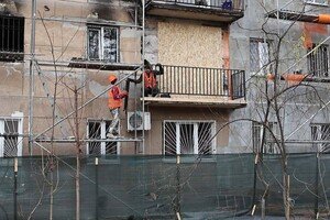 В Одессе восстанавливают разрушенный в результате российских обстрелов дом: какой именно