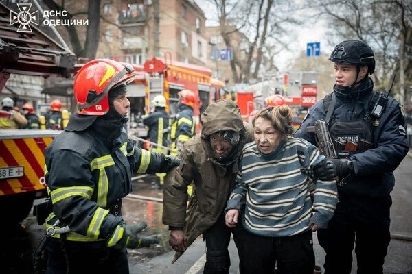 В Одессе горела квартира на Троицкой: пострадали три человека