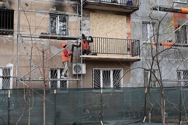 В Одессе восстанавливают разрушенный в результате российских обстрелов дом: какой именно