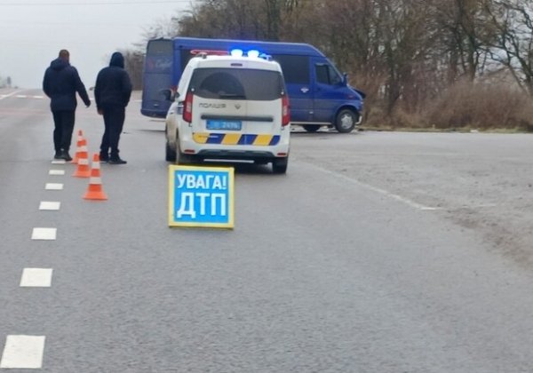 В Одесской области столкнулись легковушка и рейсовый автобус: погибла женщина