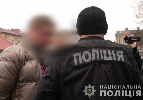 Поездом на запад Украины, а оттуда – за границу: в Одессе разоблачили переправщика уклонистов