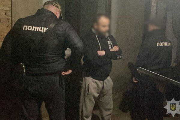 Собирали поборы с населения: в Одесской области задержали "смотрящего" за Рени и участника его банды