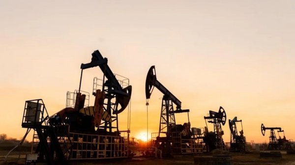 США и Великобритания усиливают санкционное давление на нефтяной сектор России