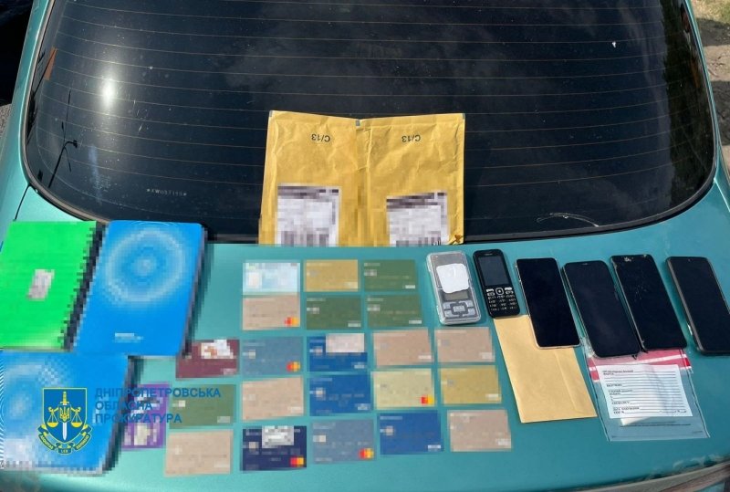 У Дніпрі шахраї викрали з карток загиблих військових 1,5 млн. гривень: як їм це вдалося (фото)