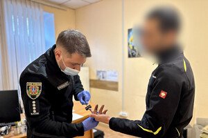 В Одессе задержали подозреваемого в поджоге автомобилей в паркинге в Аркадии