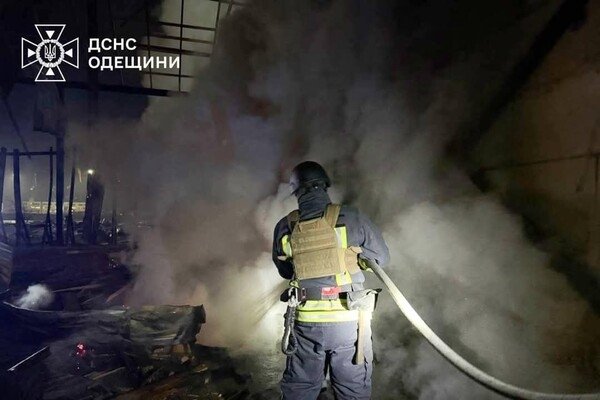 Массированная атака "Шахедов" на Одесскую область: есть разрушения, пострадала женщина (обновлено)