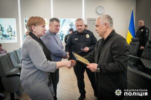 В Одессе родным погибших от ракетного удара полицейских вручили награды Президента Украины