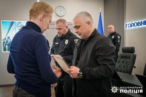 В Одессе родным погибших от ракетного удара полицейских вручили награды Президента Украины