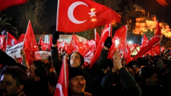 Массовые протесты в Турции после ареста соперника Эрдогана