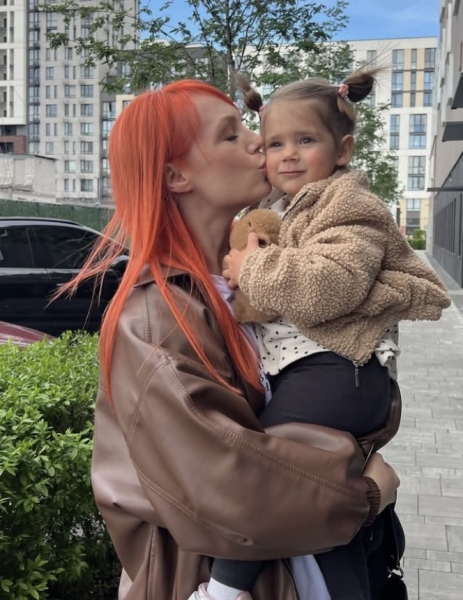 Втомлена: популярна співачка несподівано звернулася до мережі