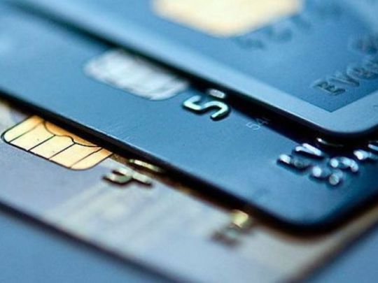 Готуємось до посилення банківських обмежень: яку картку вибрати